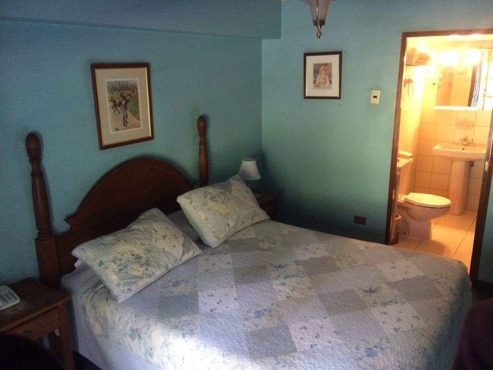Hotel Foresta Santiago Luaran gambar